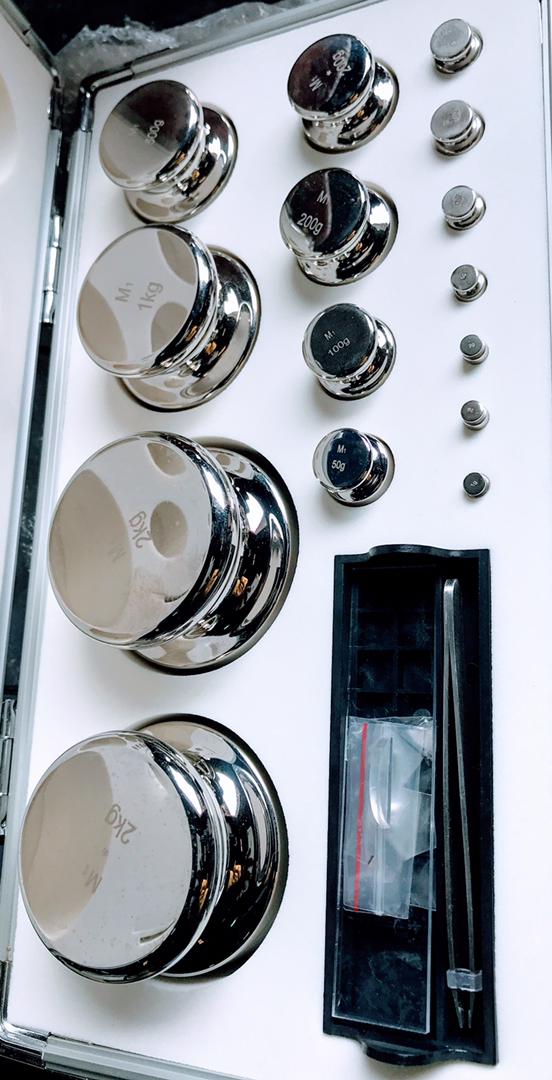 SS WEIGHTS IN ALUMINUM BOX